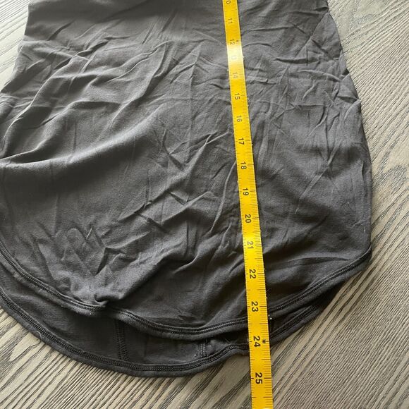 Lululemon Womens 4 Black Tank Top with Built in Bra - Picture 7 of 7